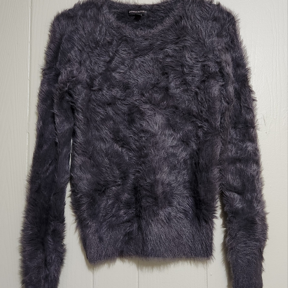 Banana Republic Sweater

Only worn once
